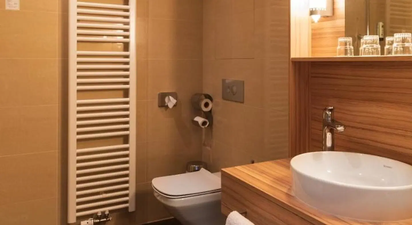 Star G Hotel Premium Dresden Altmarkt Badezimmer