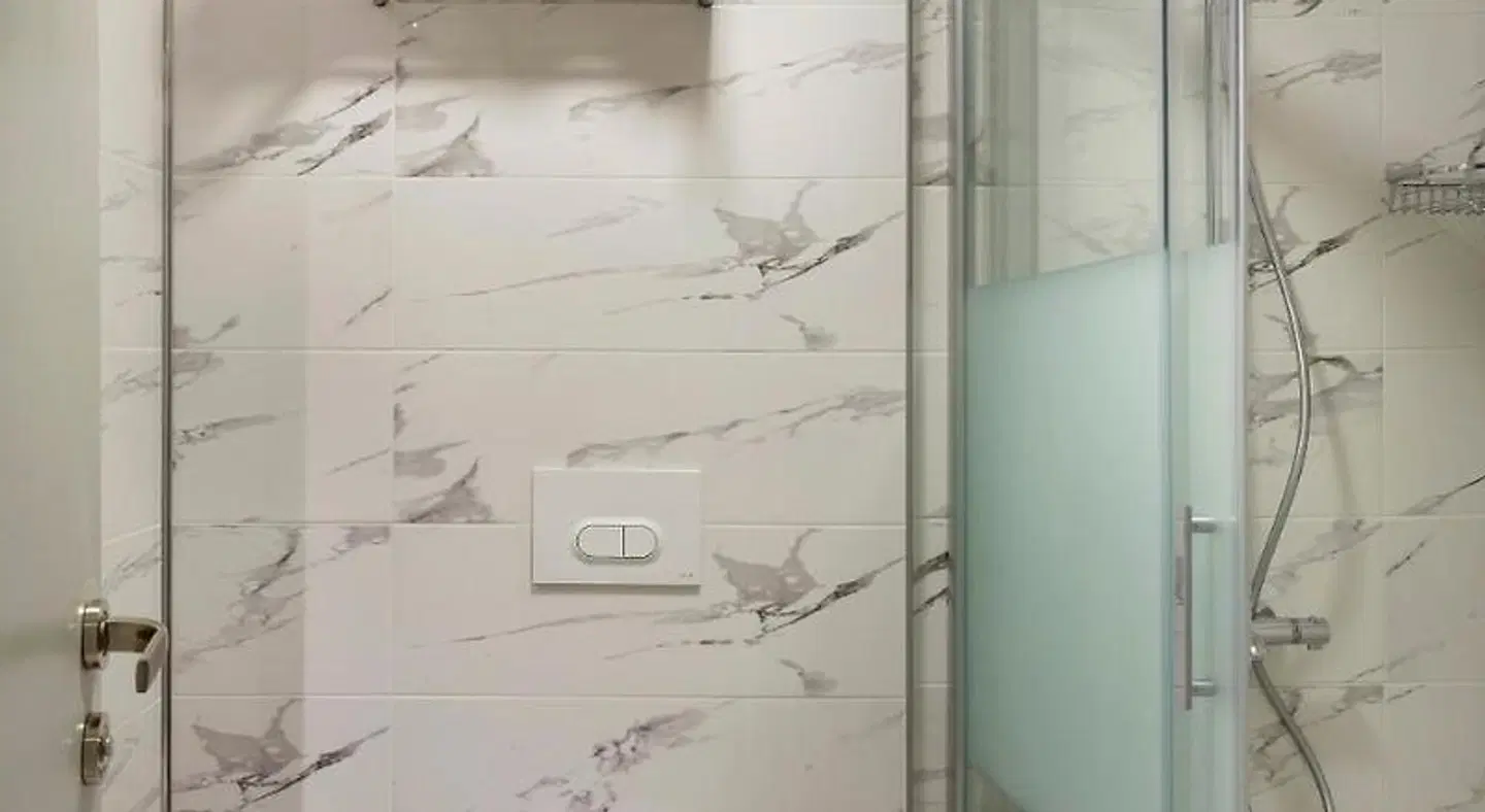 Güner Business Hotel Badezimmer