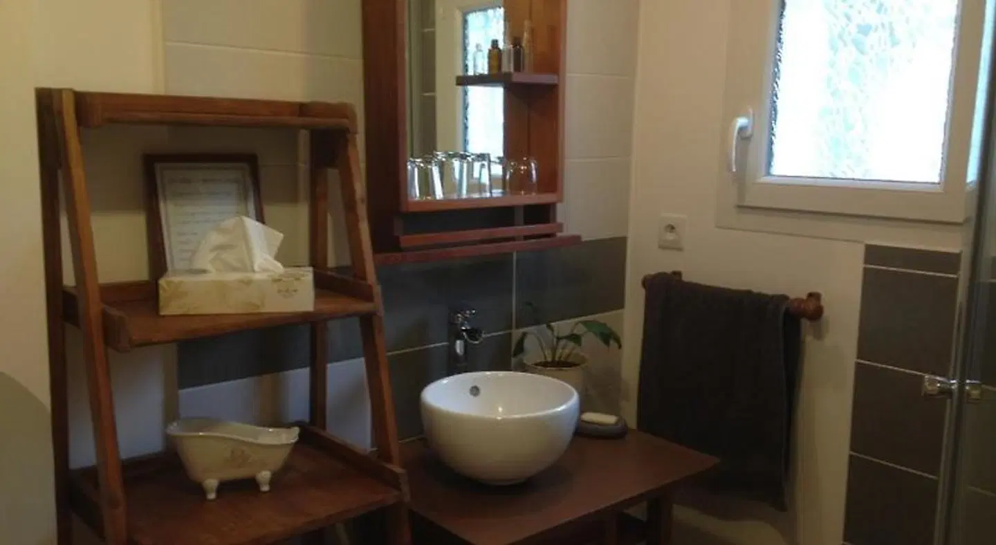 Chambres d'Hotes Hola Badezimmer