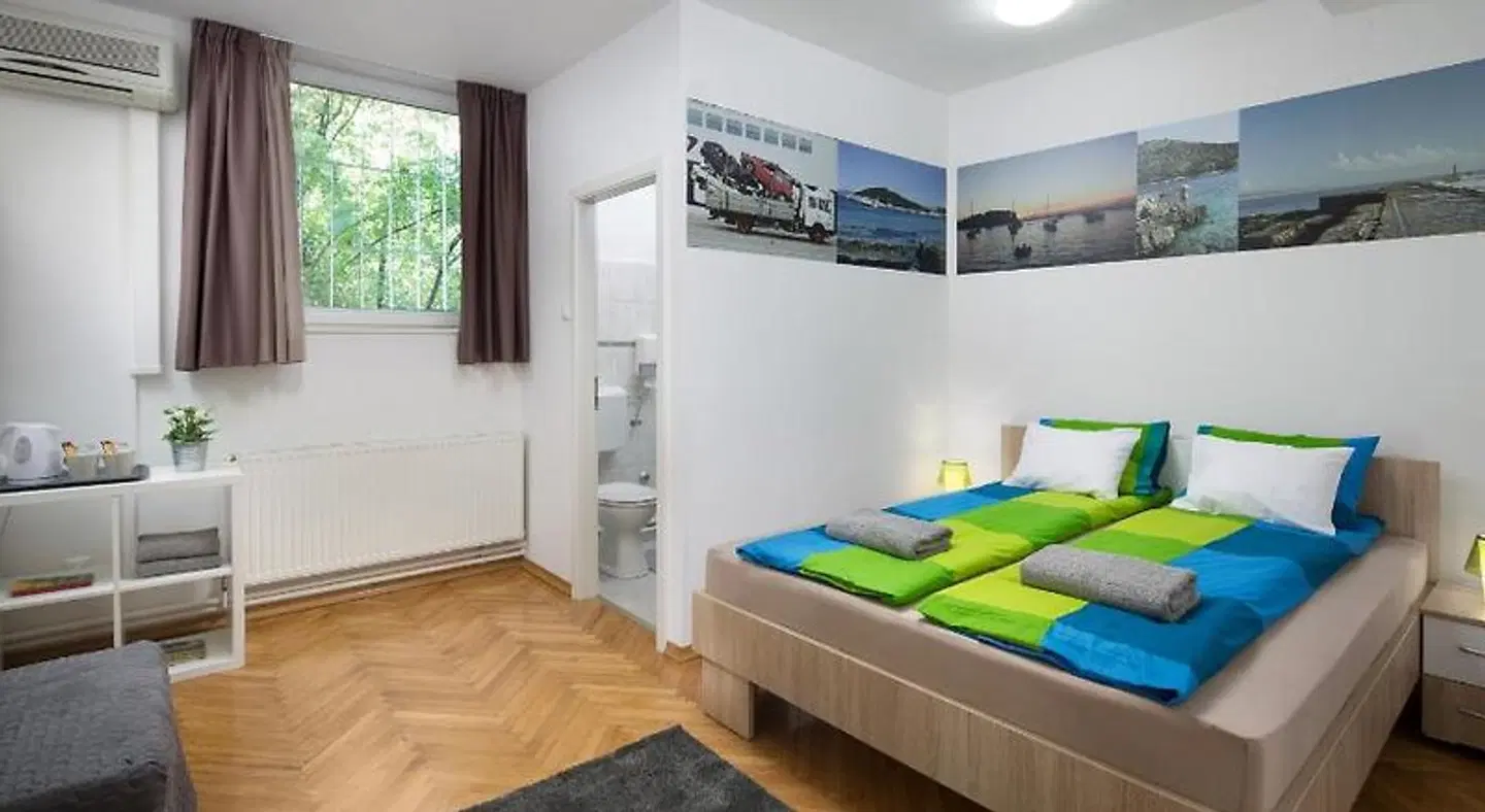 Hostel Bureau ROOM_EXAMPLE