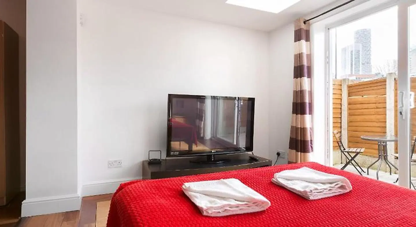 Canary Wharf Studios ROOM_EXAMPLE