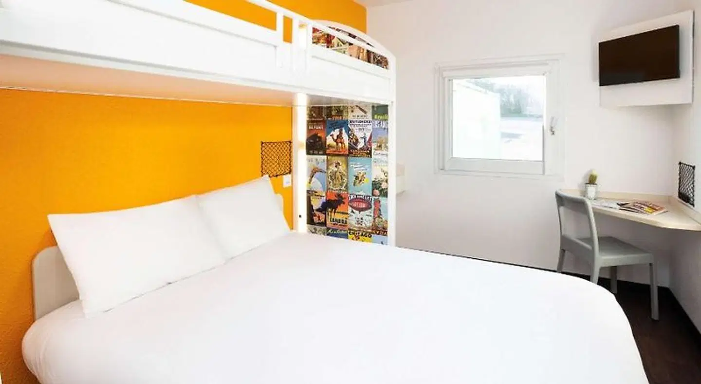 hotelF1 Orange Centre Echangeur A7 A9 ROOM_EXAMPLE