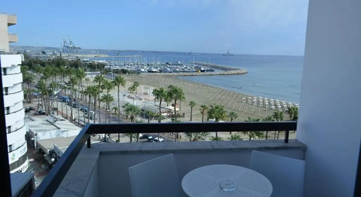 Les Palmiers Sunorama Beach Apartments Terrasse