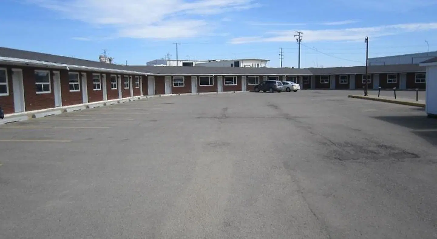 Battlefords Inn EXTERIOR