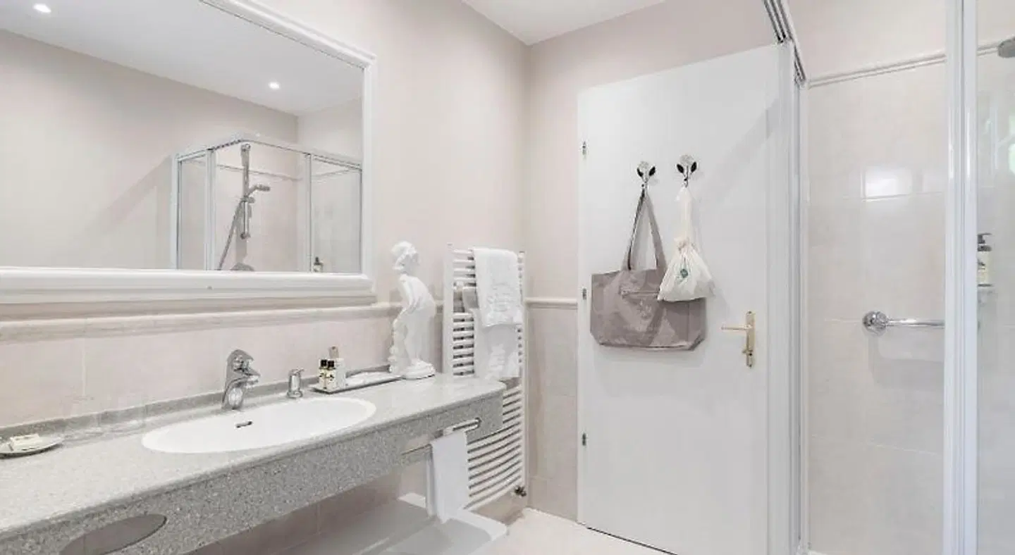 Pienzenau Am Schlosspark Badezimmer