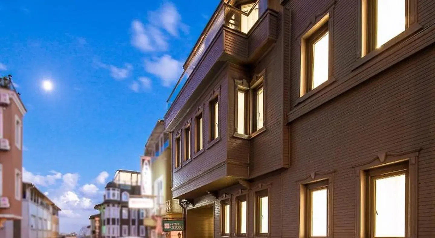 Alilass Hotel EXTERIOR