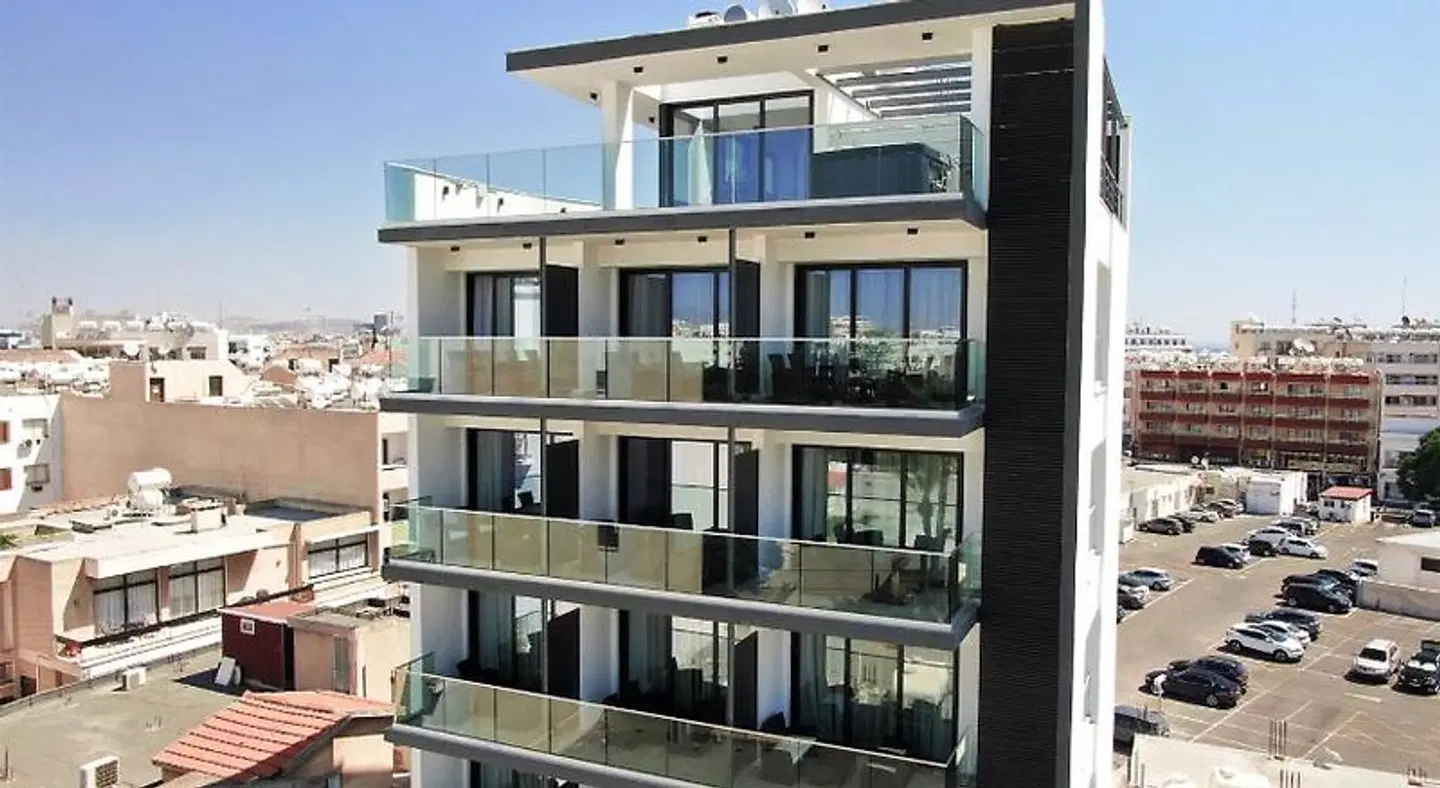 Jimmy's Suites EXTERIOR
