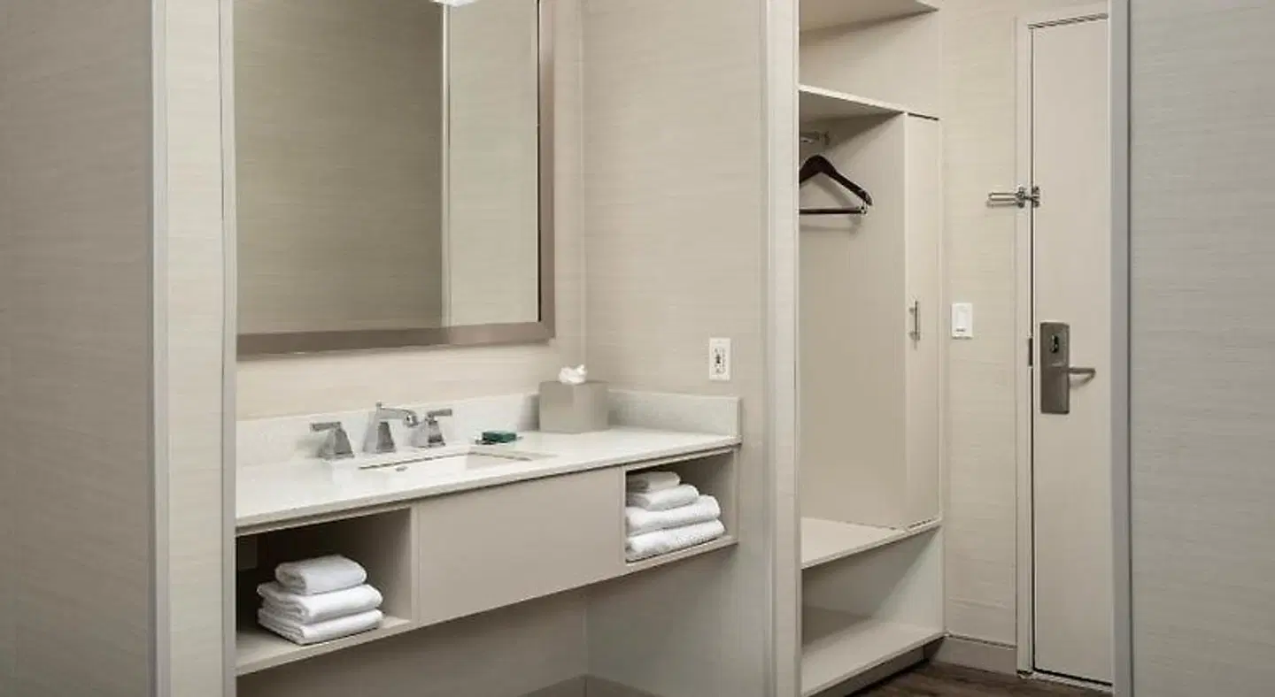 DoubleTree by Hilton North Salem Badezimmer
