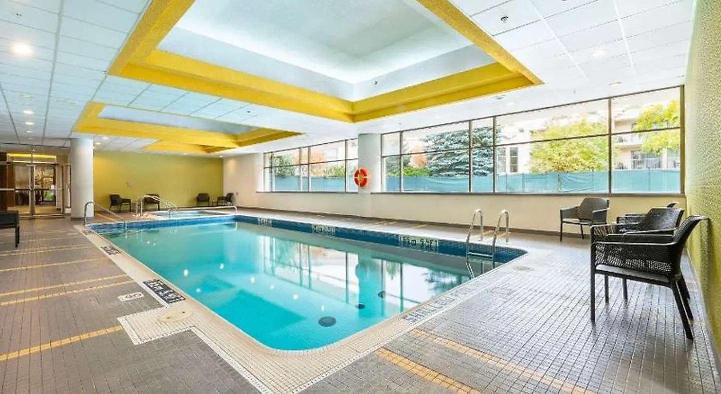 Allure Hotel, Ascend Hotel Collection Hallenbad