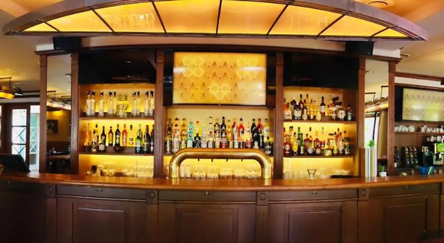 Hotel- Restaurant Amadeus Bar