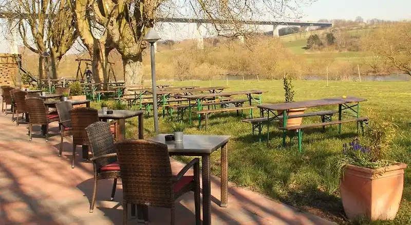 Mintarder Wasserbahnhof – Hotelfoto