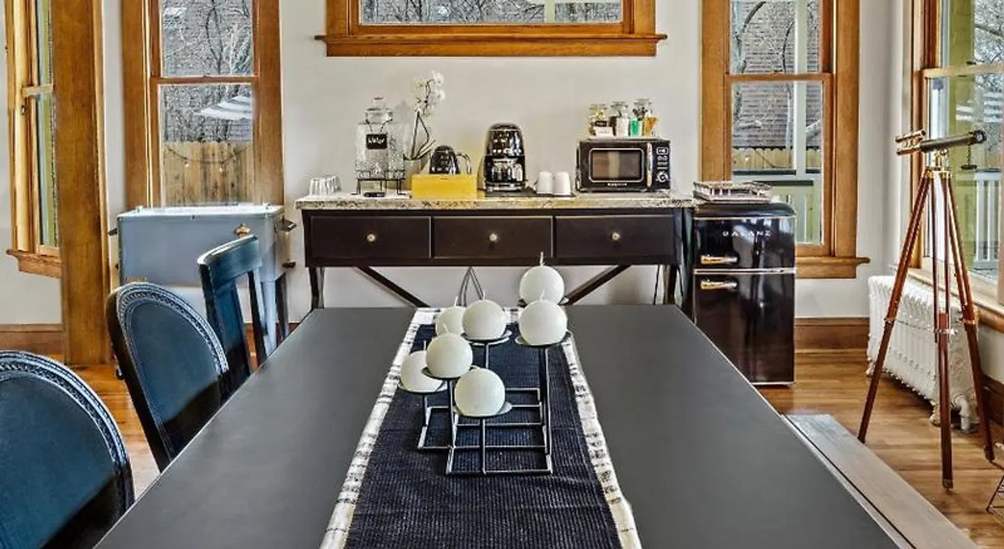 Bespoke Inn Flagstaff Bar