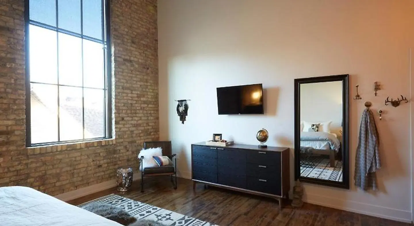 Kinn Guesthouse MKE ROOM_EXAMPLE