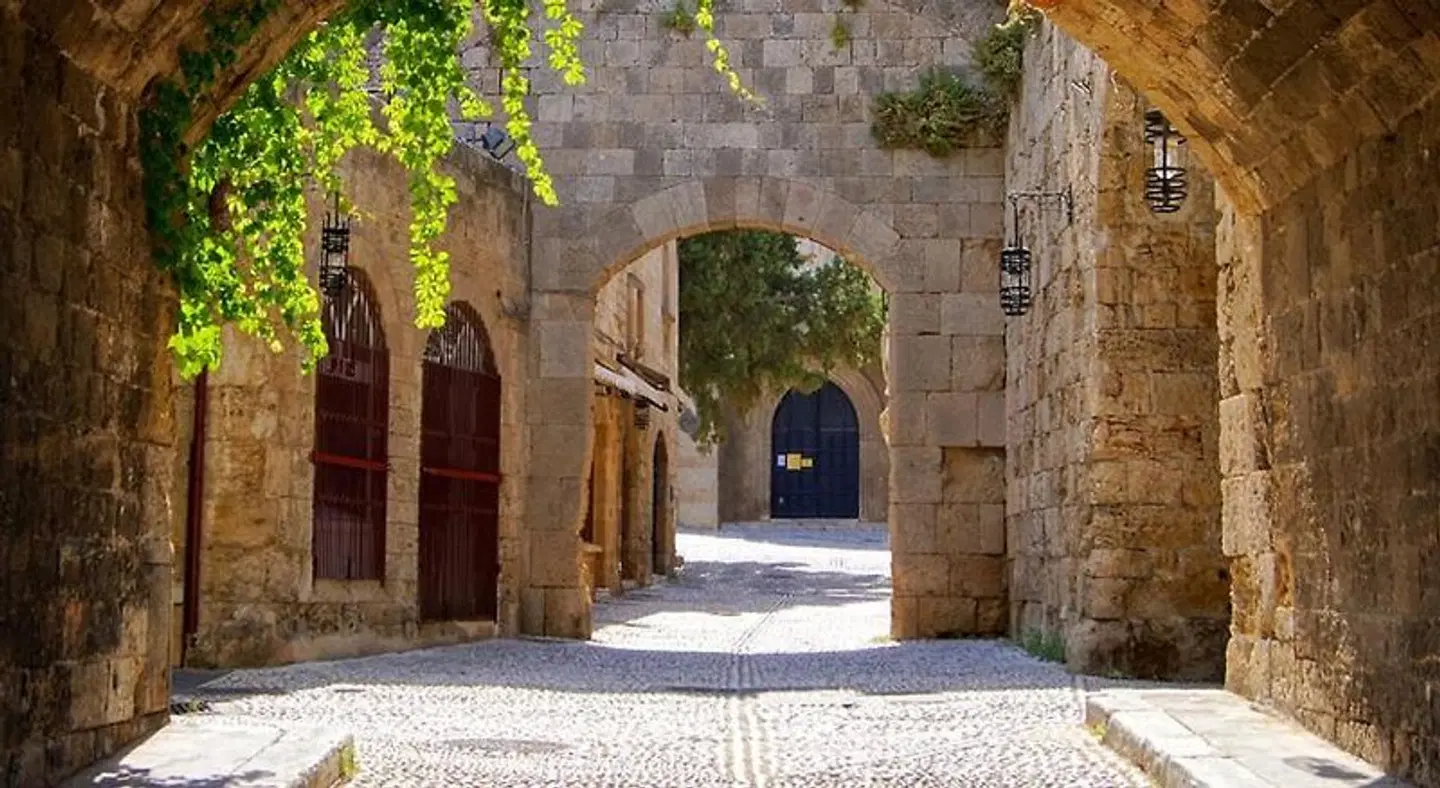 3 Charites Old Town EXTERIOR