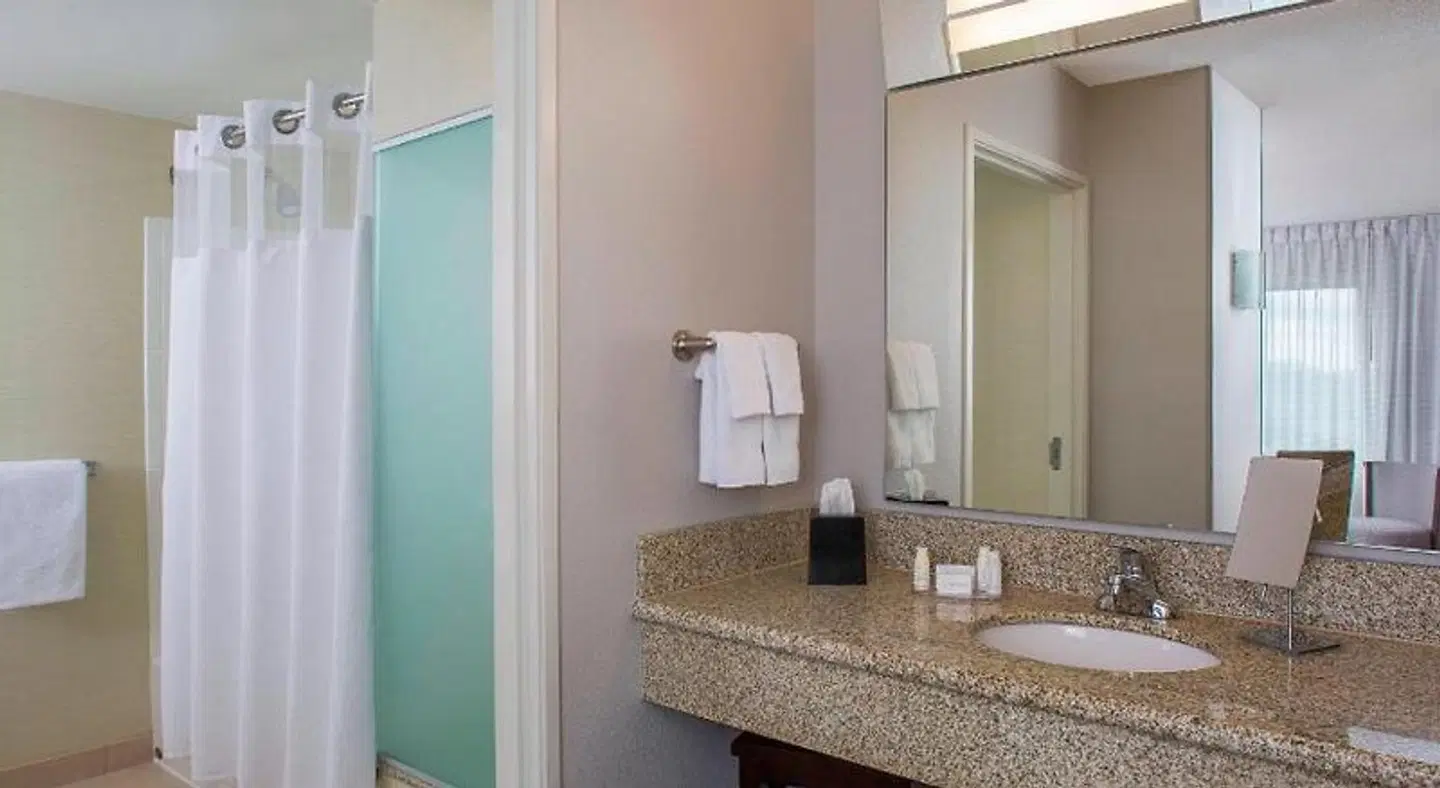 Courtyard by Marriott Nashville Goodlettsville Badezimmer