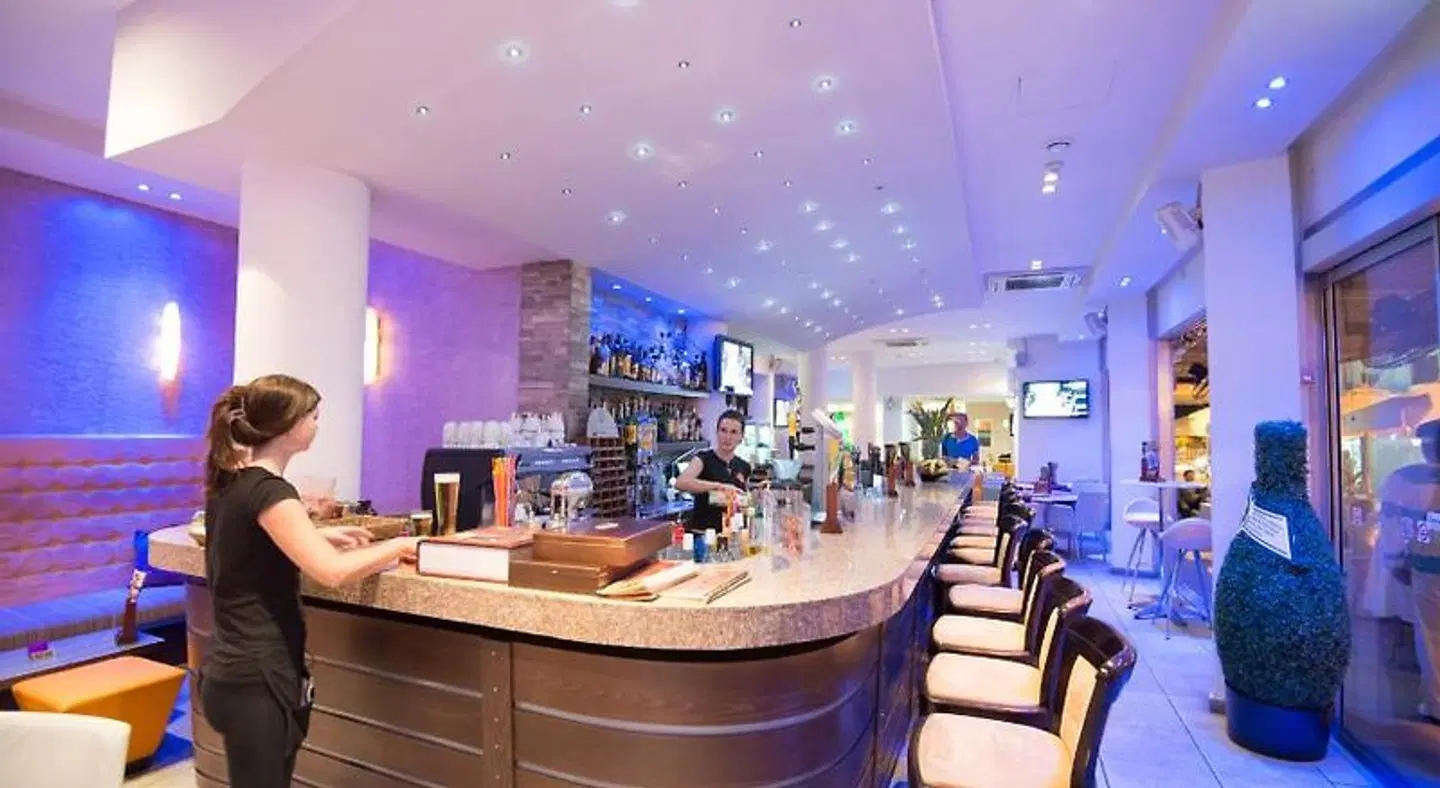 Eligonia Hotel Apartments Bar