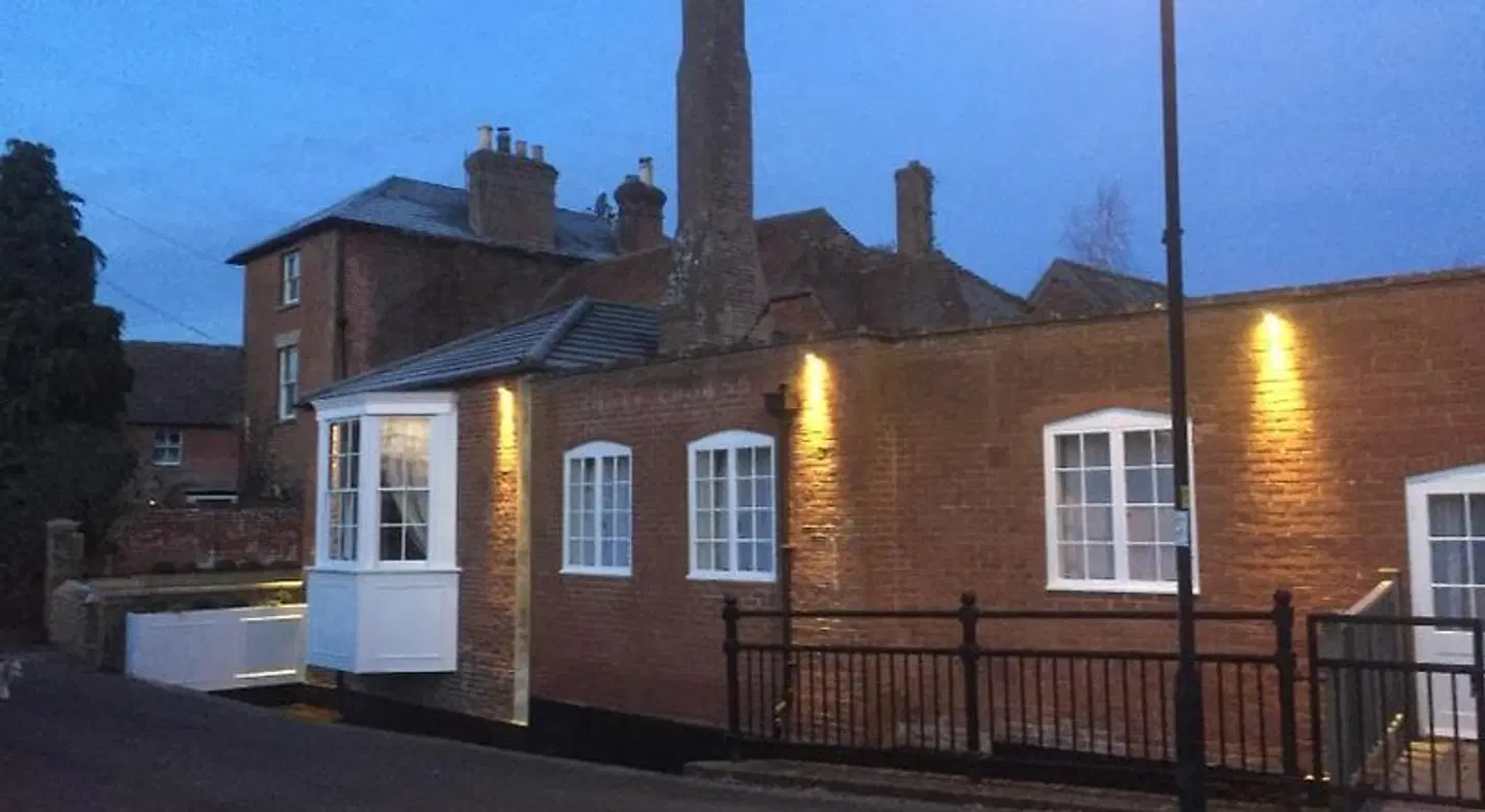 Three Crowns Guest House EXTERIOR