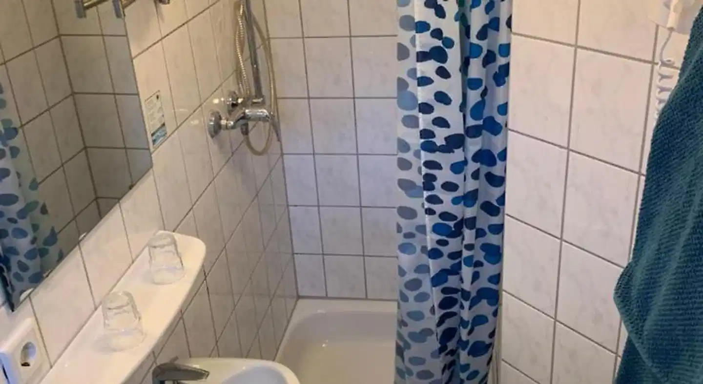 Zum armen Mann Badezimmer