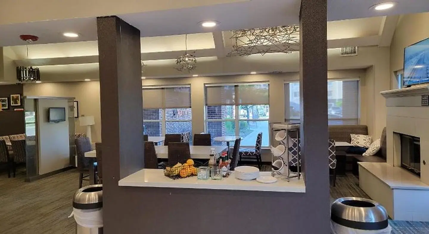 Residence Inn by Marriott Indianapolis Airport Restaurant