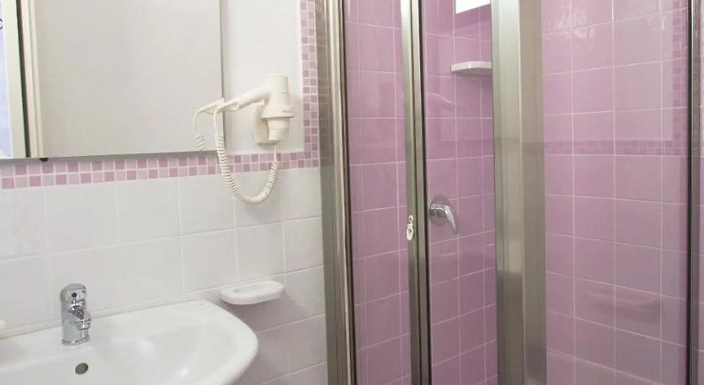 Venustas Badezimmer