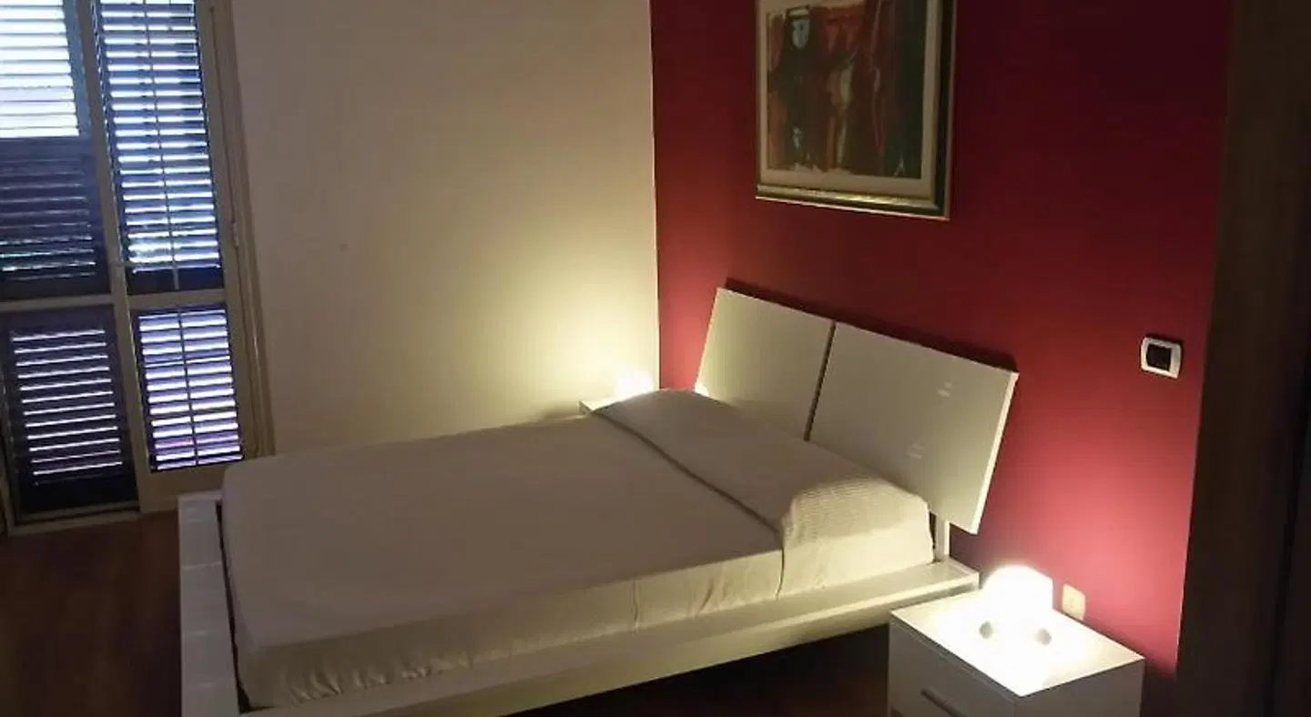 Def House ROOM_EXAMPLE