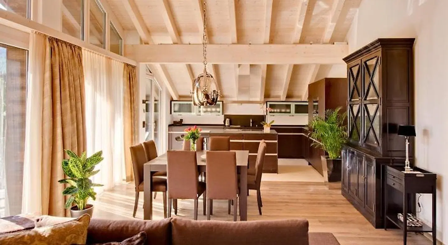 Alex Lodge Restaurant