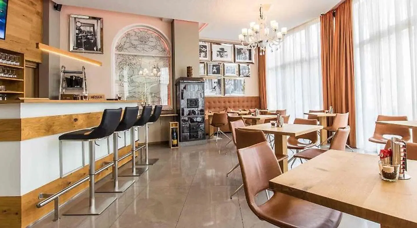 Adelhoff Bar