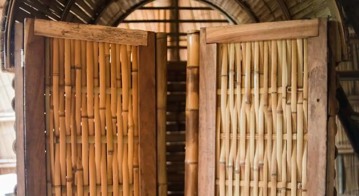 Mamasan Treehouses & Cabins Wellness