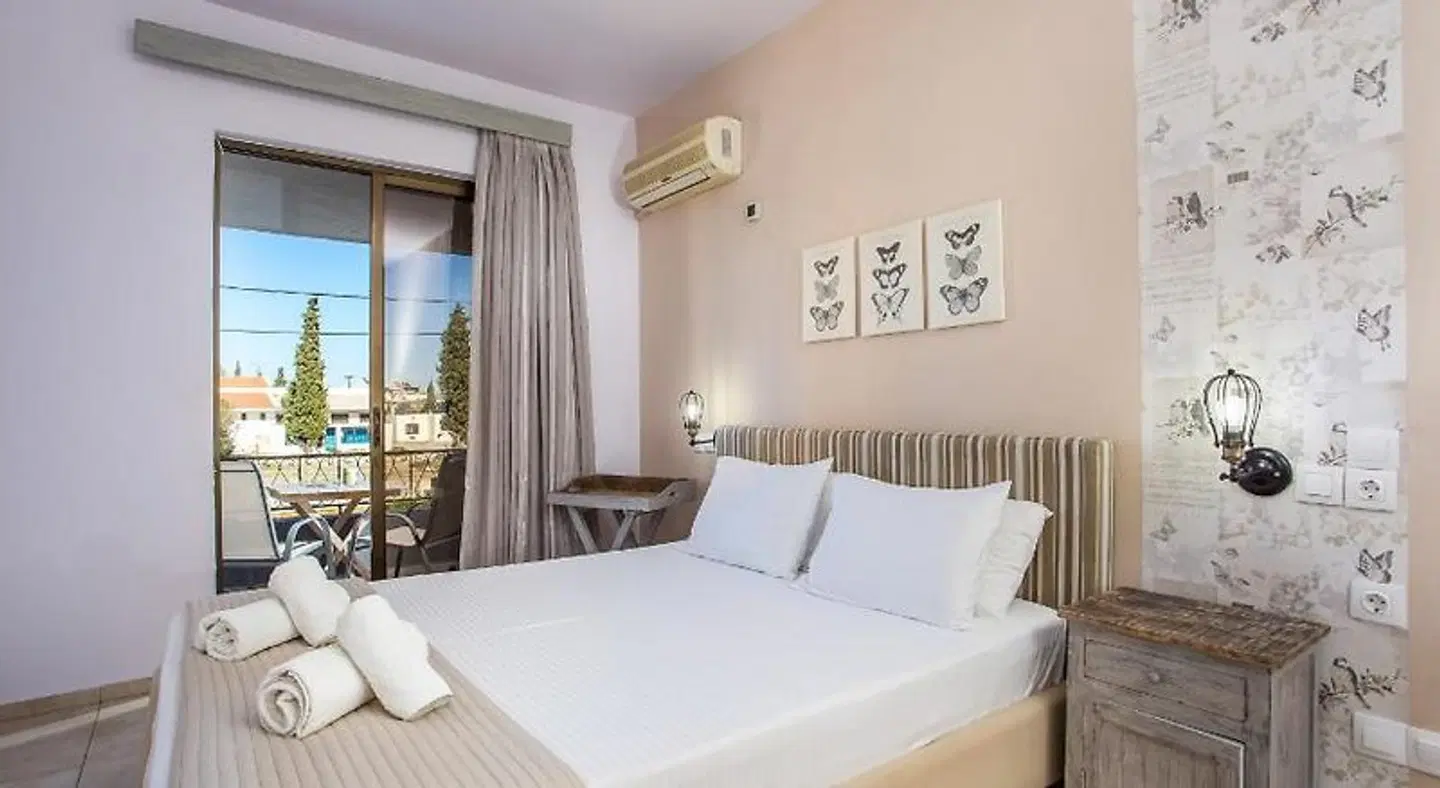 Yianna Studios ROOM_EXAMPLE