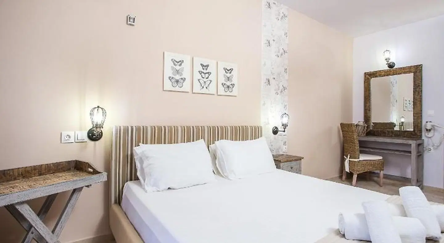 Yianna Studios ROOM_EXAMPLE