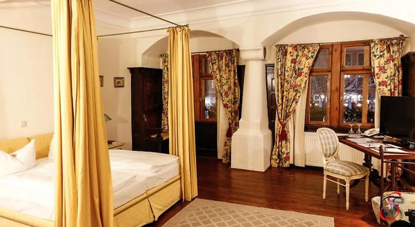 Adler ROOM_EXAMPLE