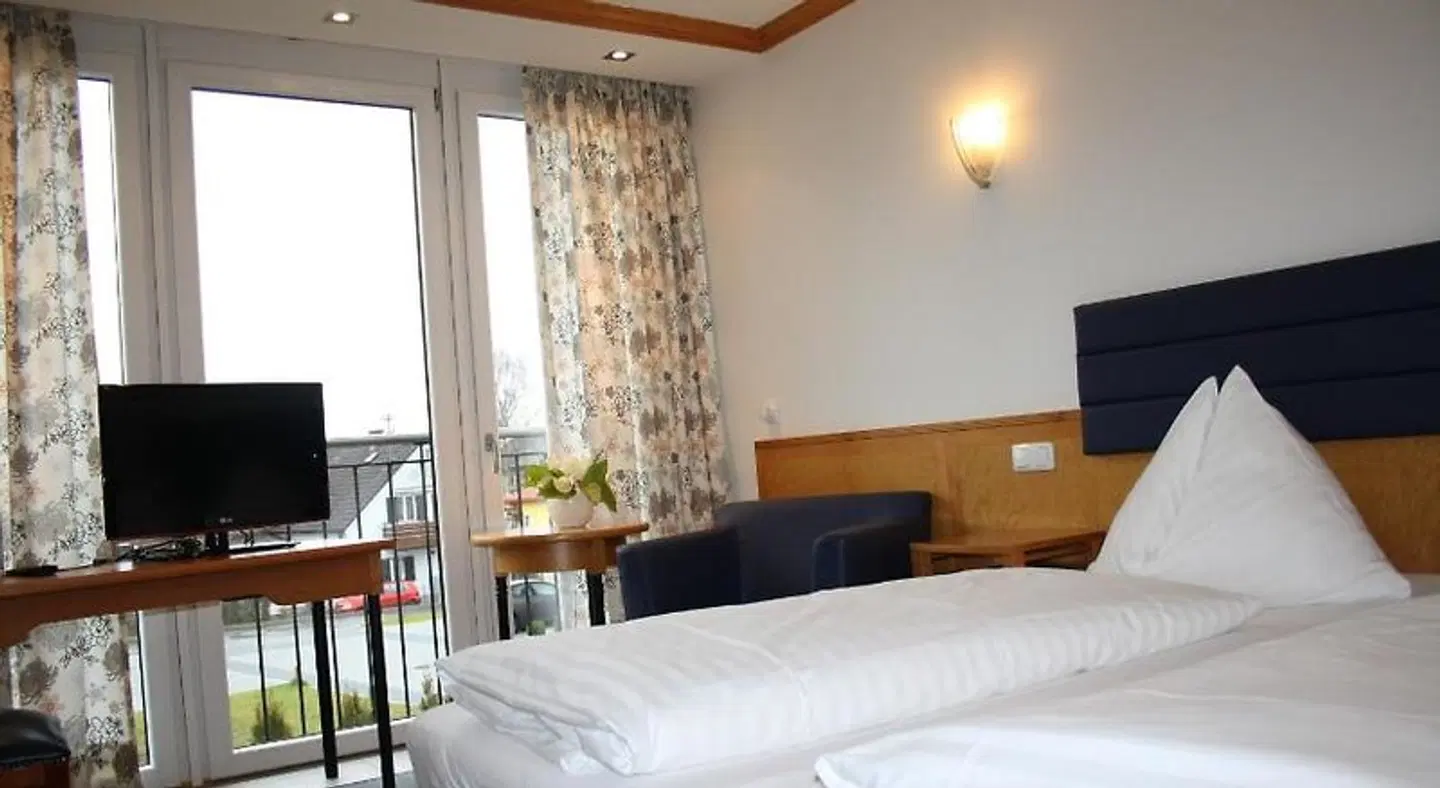 Hotel Alhartinger Hof ROOM_EXAMPLE