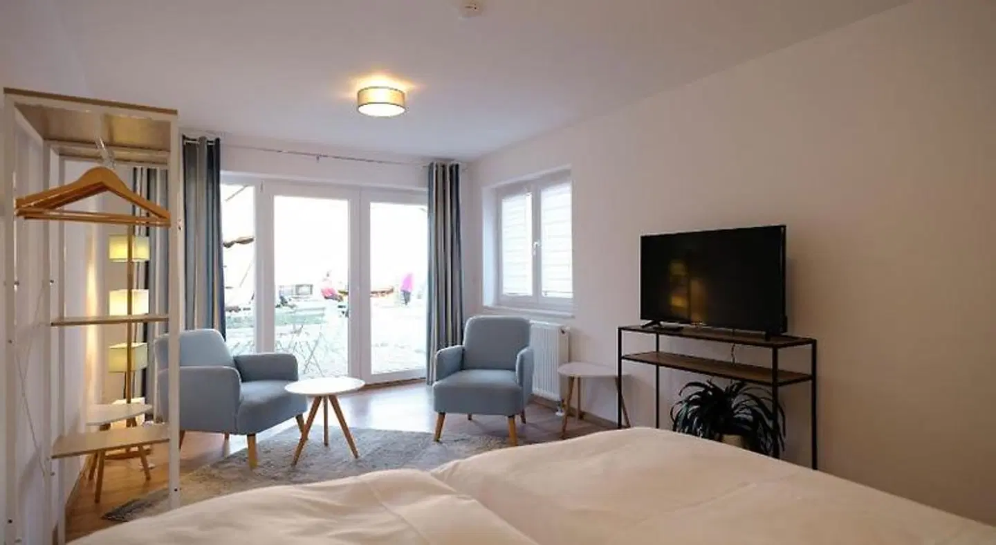 Travel Art Boardinghouse ROOM_EXAMPLE