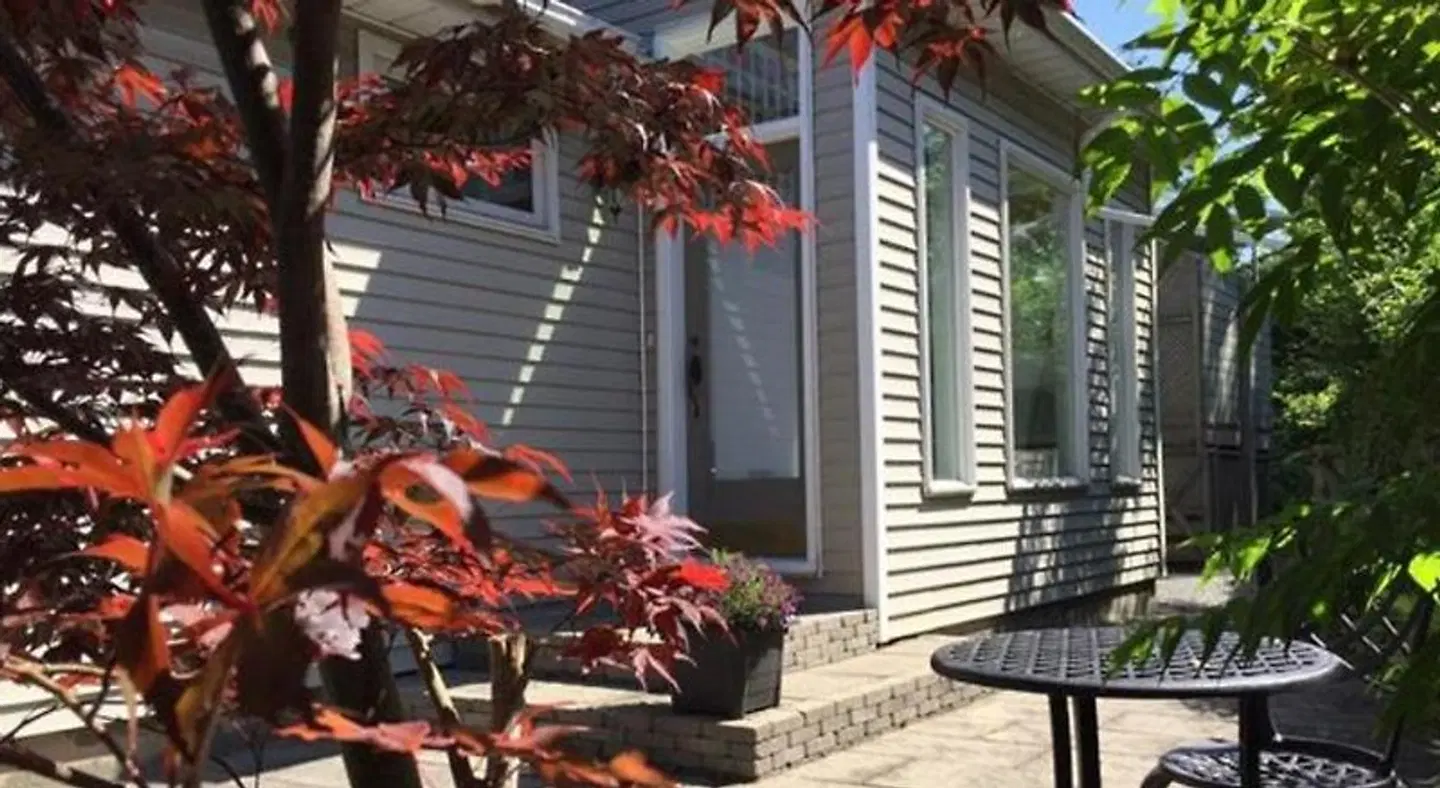 2 Moon Cottage Bed & Breakfast Terrasse