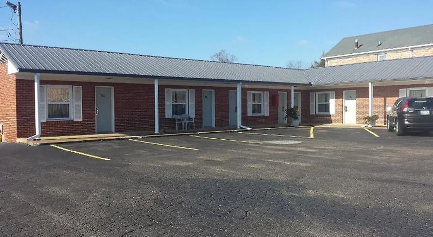 Savannah Motel EXTERIOR