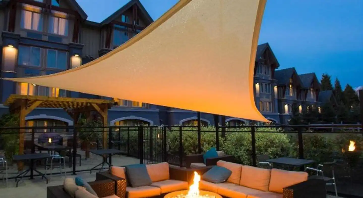 Aava Whistler Hotel Terrasse