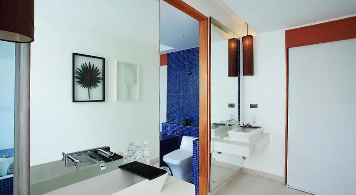 La Flora Resort Patong Badezimmer