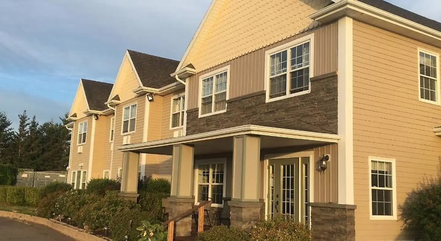 Inn at the Pier EXTERIOR