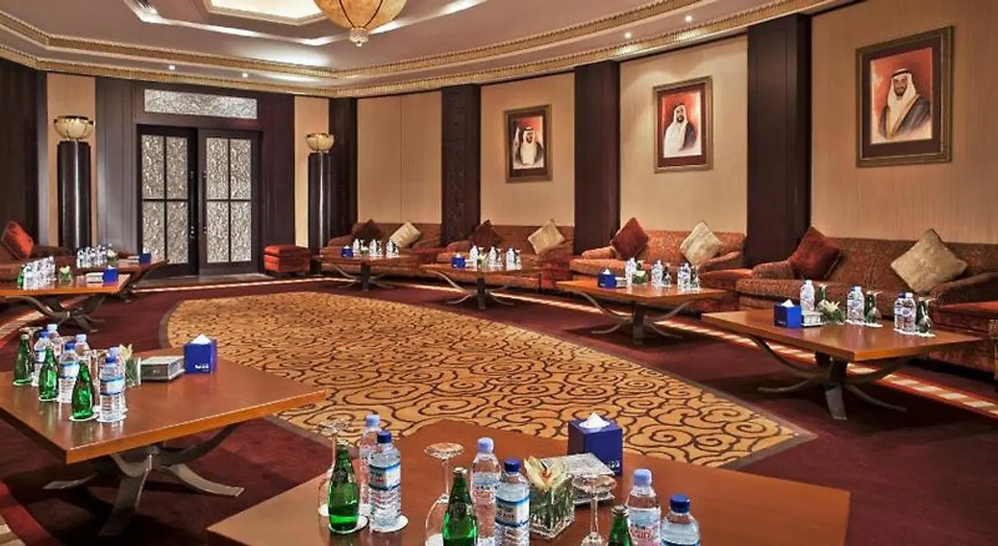 Beach Rotana - All Suites Konferenz