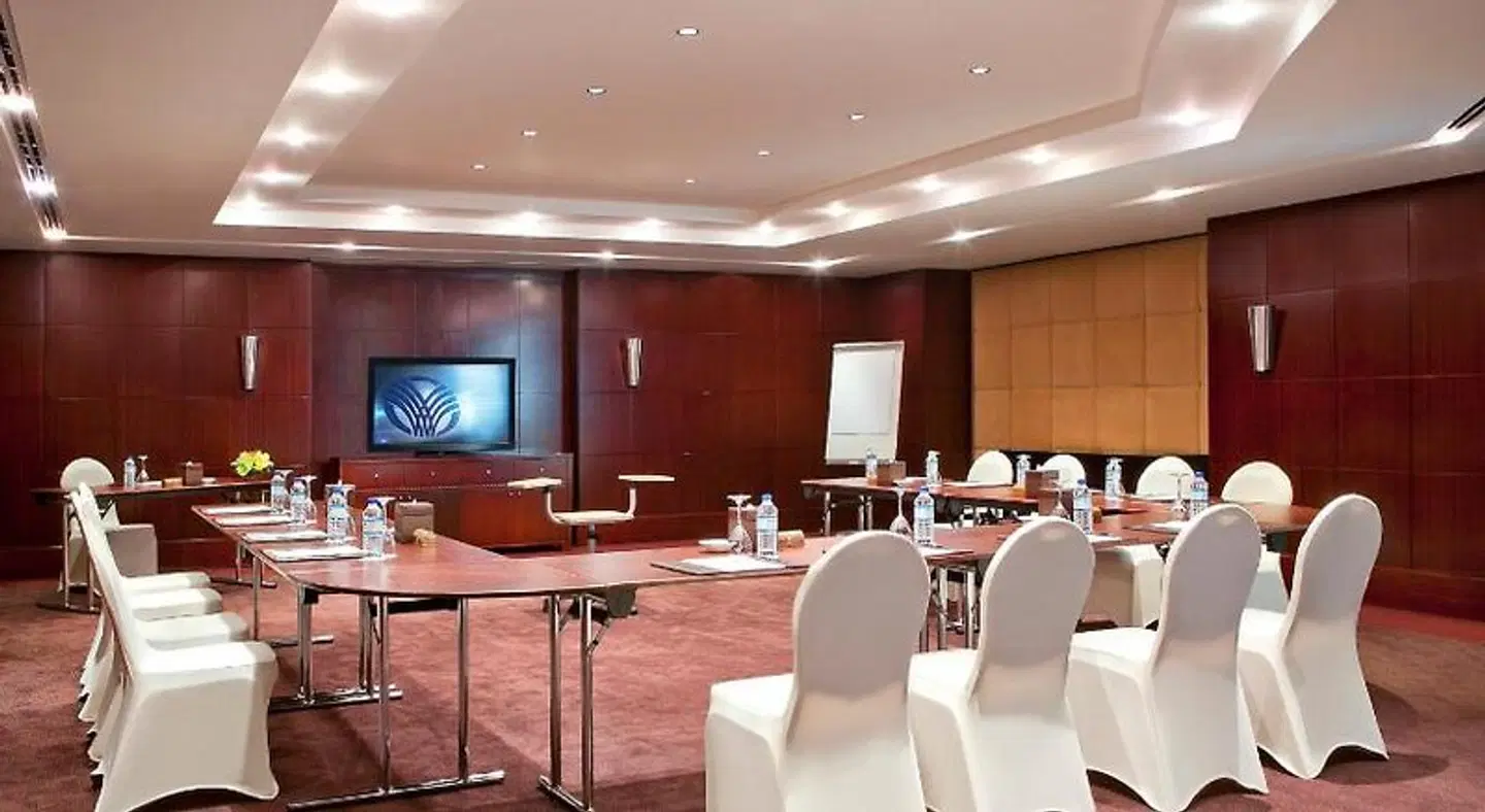 Beach Rotana - All Suites Konferenz