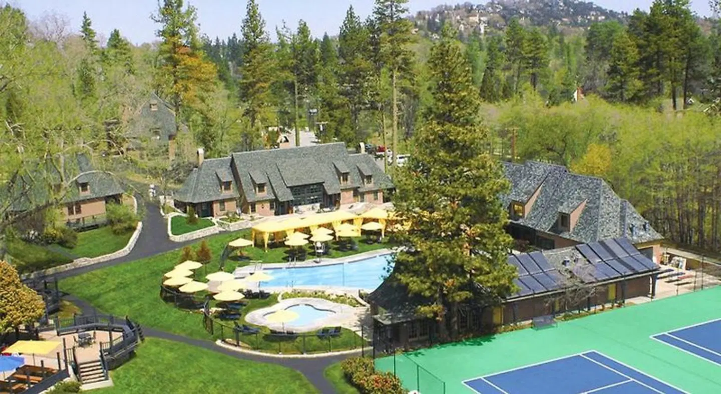 UCLA Lake Arrowhead Lodge EXTERIOR