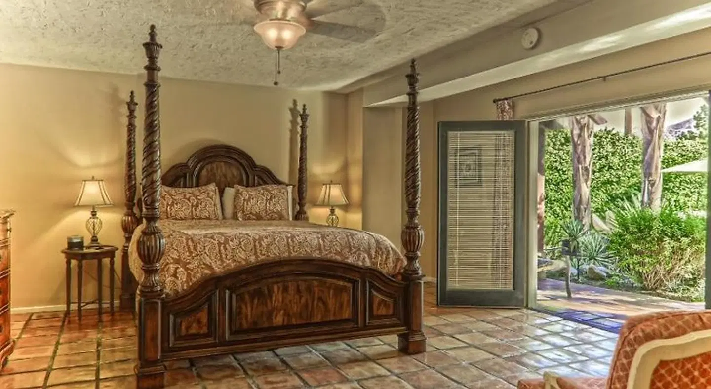 La Maison Hotel ROOM_EXAMPLE