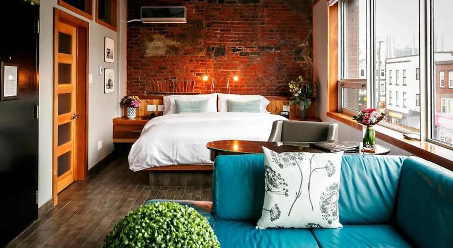 Blue on Water ROOM_EXAMPLE