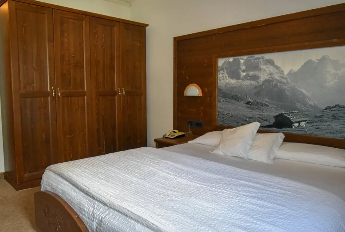 Europa ROOM_EXAMPLE