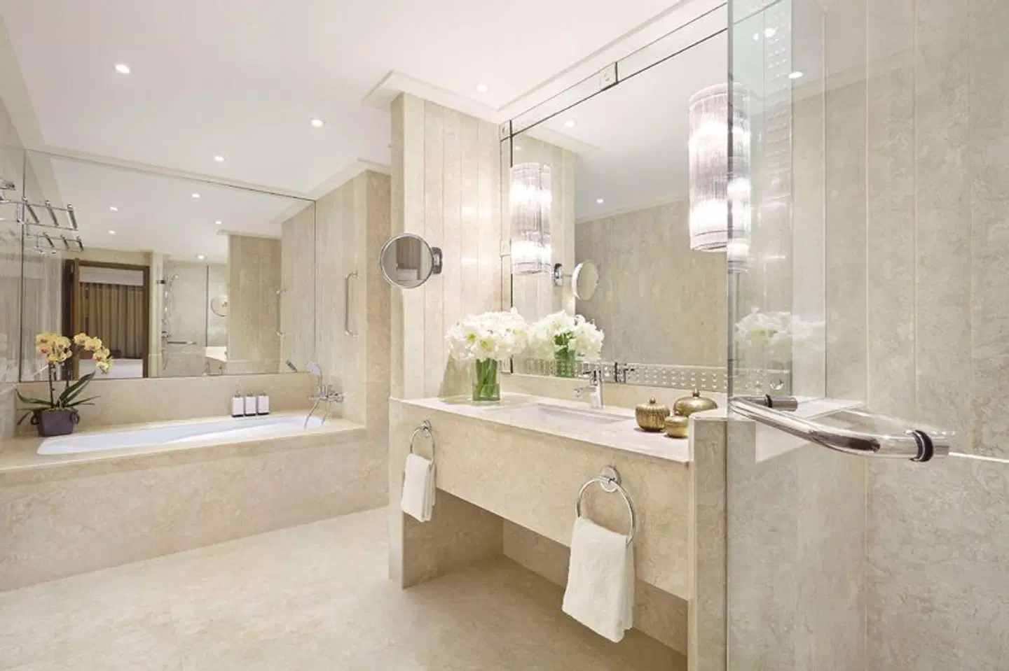 Anantara Siam Bangkok Hotel Badezimmer