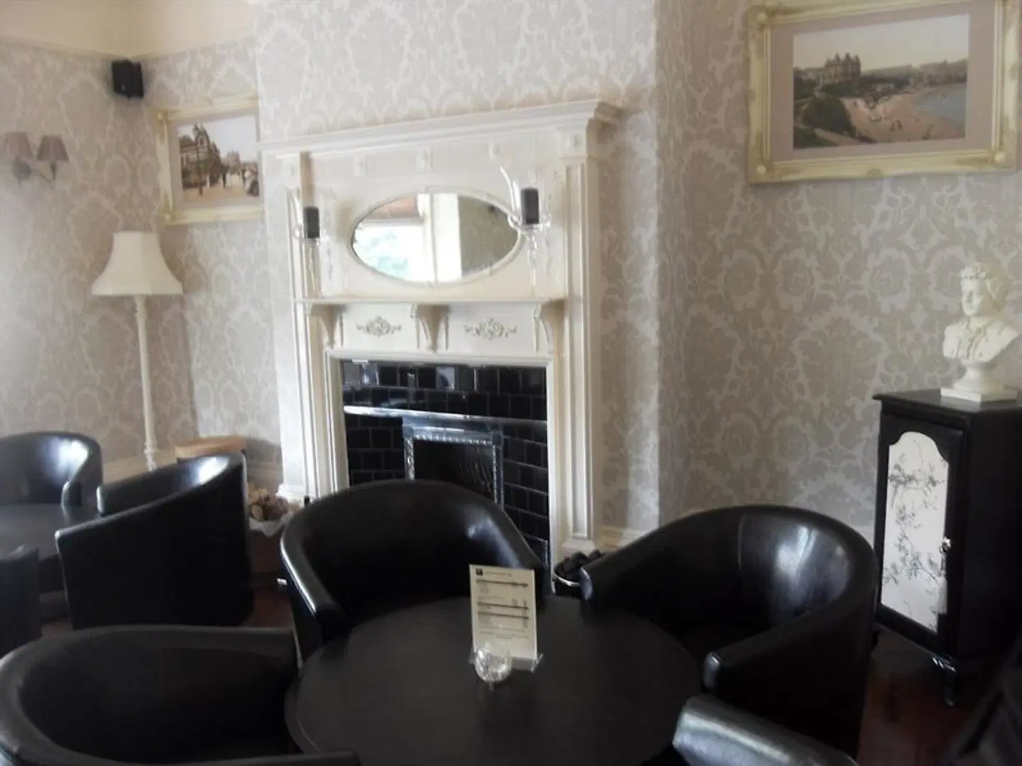Powys Lodge LOUNGE_LOBBY