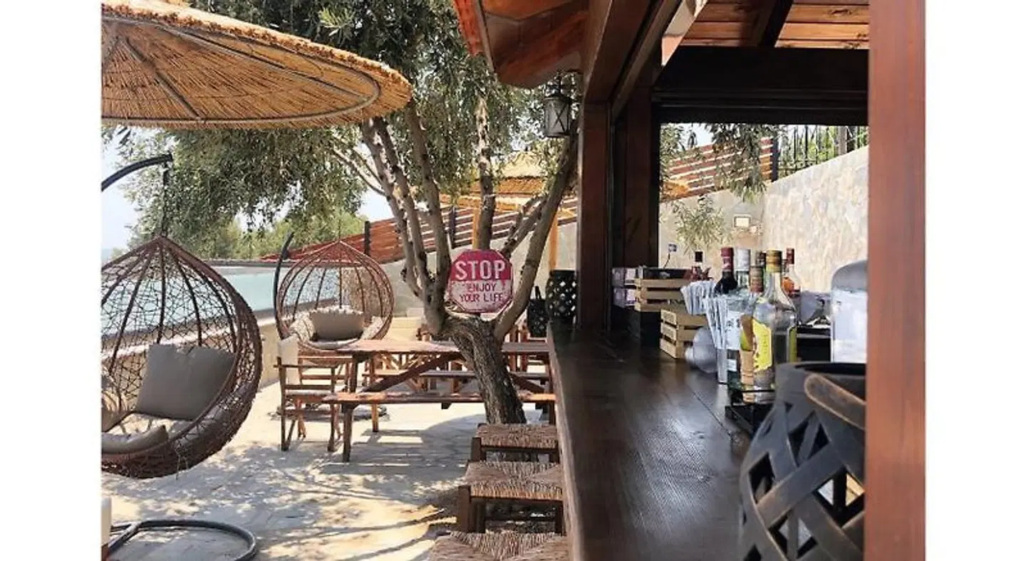Southern Dreams Apartments Bar