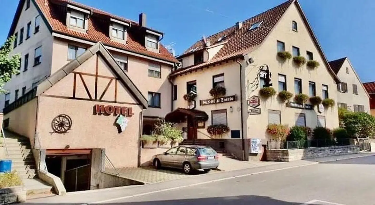 Traube EXTERIOR