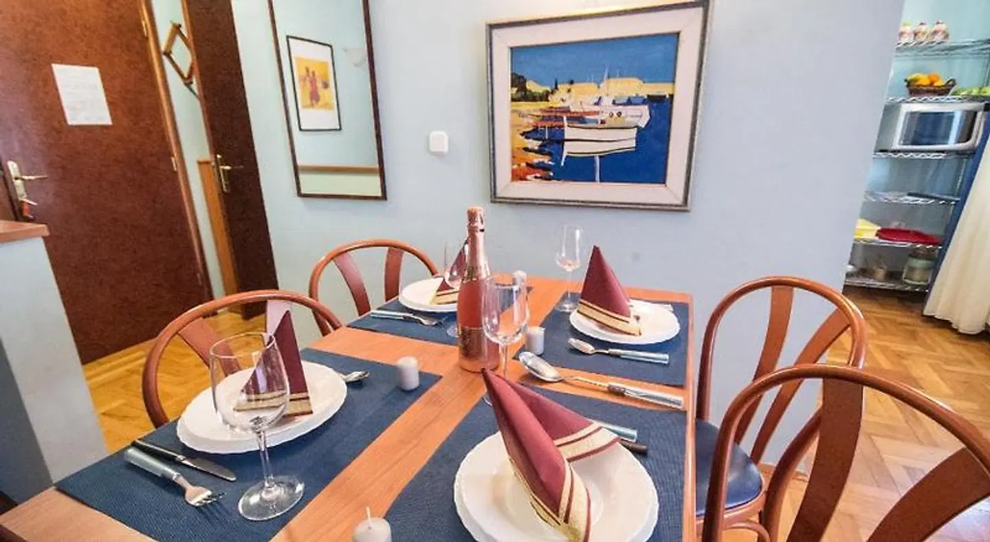 Villa Valdepian Apartments PEOPLE