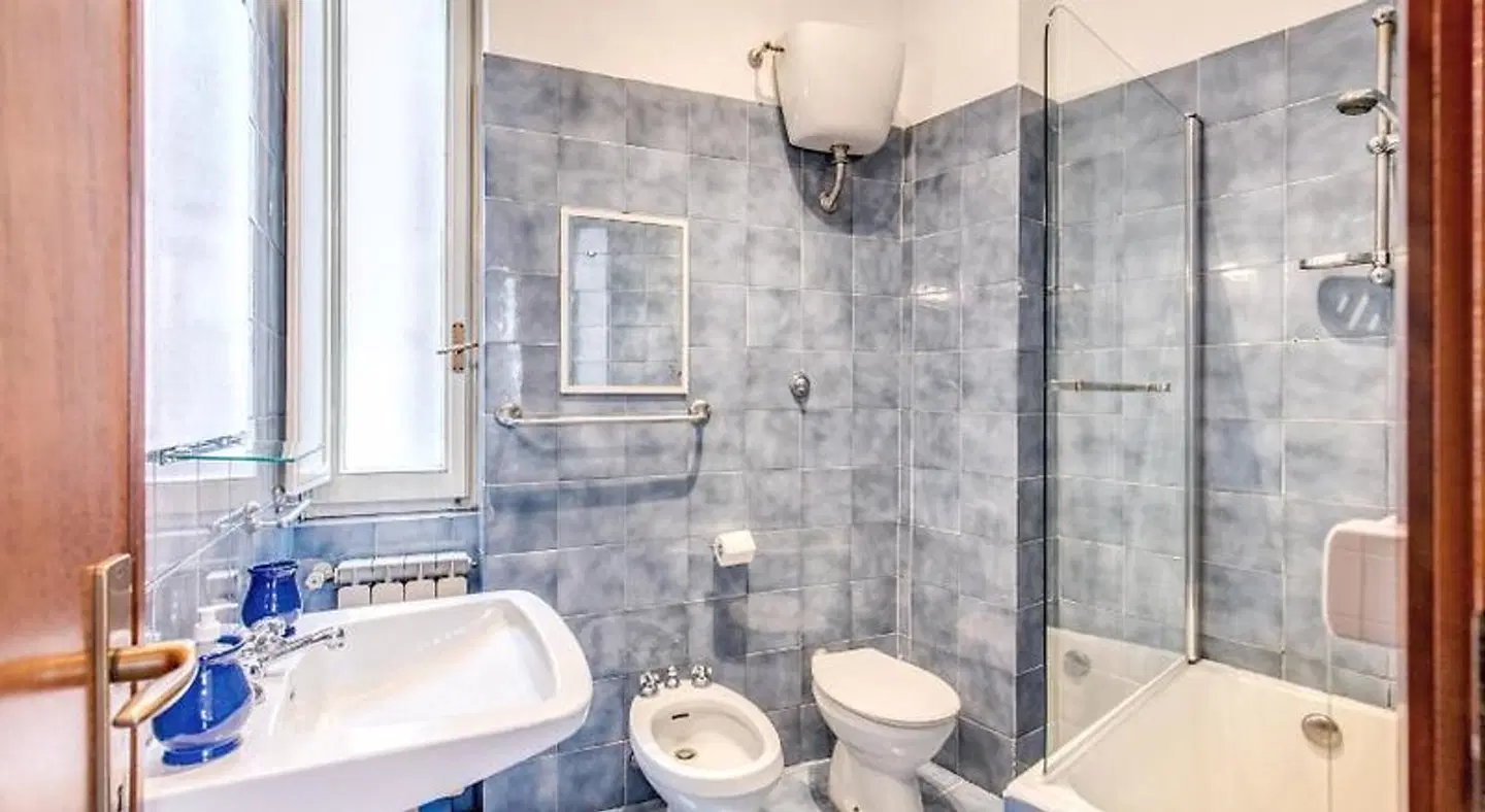 Finally in Rome Badezimmer